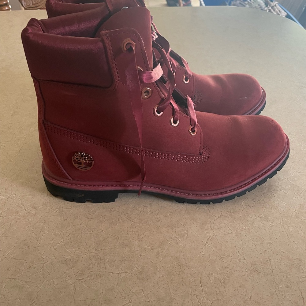 TIMBERLANDS women size 10